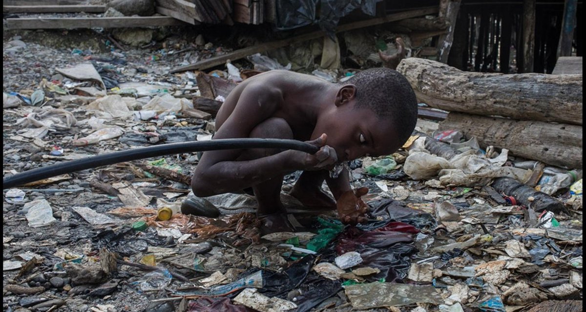 aleltbd's tweet photo. Algunos tuiteros desde su sofá, le mandan q decir al pueblo de Buenaventura que las navieras se van a ir y que se van a quedar sin nada.

- El pueblo de Buenaventura: https://t.co/D2Ux48eRtw