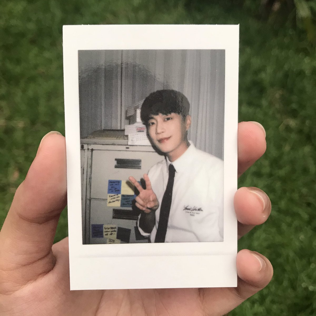 B.I ⌖ ID tweet media