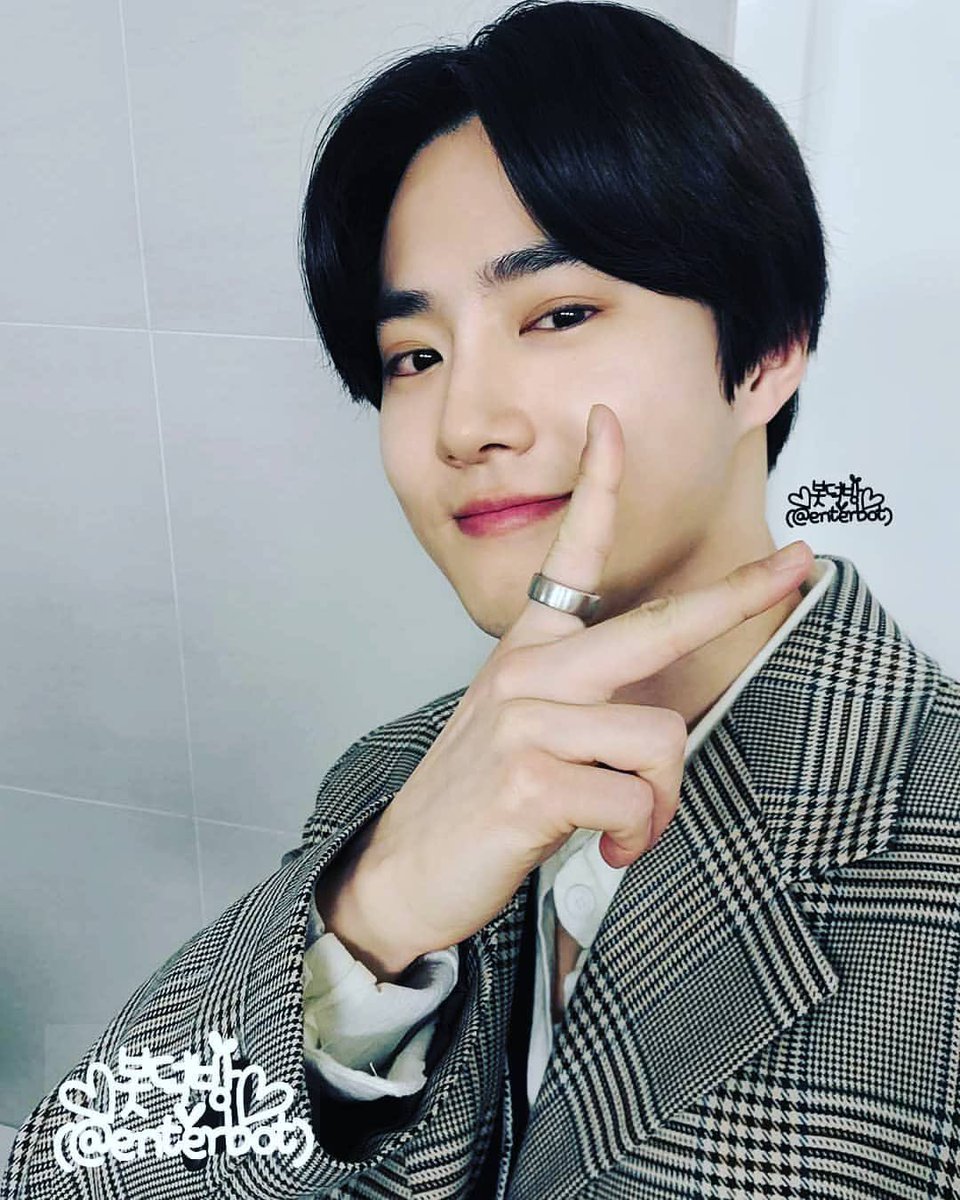 seho_ph's tweet photo. Happiest birthday to 1/2 of our inspirations, to possibly one of the most wonderful man on Earth...

#2021HAPPYSUHODAY
#준면아생일축하해_내년에는함께하자
#AllForJunmyeon https://t.co/AGRBIrZXyy