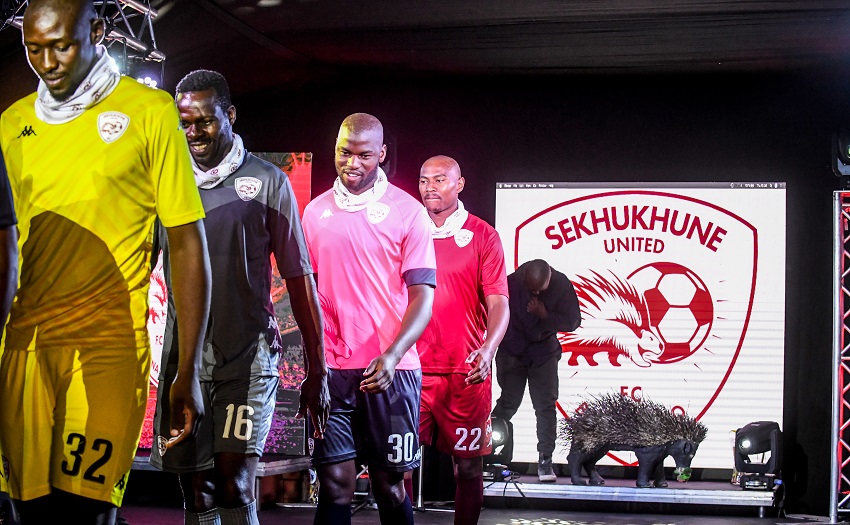 SABreakingNews's tweet photo. PSL criticises arbitrator's ruling in Sekhukhune case: The Premier Soccer League (PSL) has criticised the arbitration decision that saw Sekhukhune United awarded three points this week‚ which has propelled them into a favourable position to win the… https://t.co/Xy9FR2smPQ https://t.co/wrl2gjmAbH