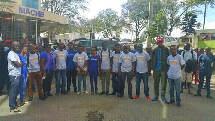 timz_owen's tweet photo. Finally winding up my undergraduate this coming week. But there's something I want to tell ALL TECH undergraduates, JOIN TECH COMMUNITIES.Ask me what @googleafrica @udacity @Andela and @andela_alc did to my career and you'll never miss a meet up for a party. #ComunityBuilds https://t.co/WHZPtDjvR9
