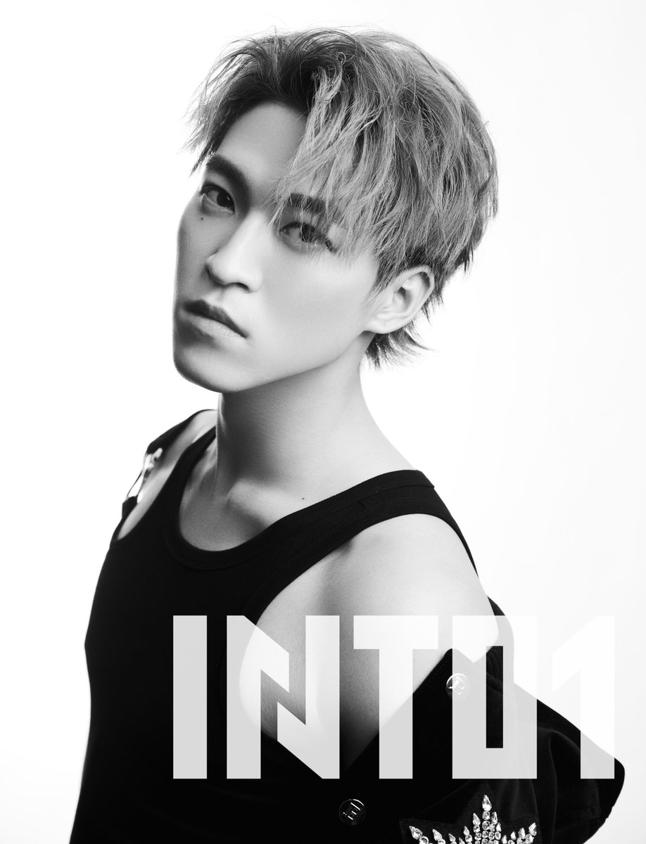 WeTVThailand's tweet photo. #INTO1xViyaCarnival🤍🖤
รูปเซทนี้ไม่อ่อนโยนต่อใจเราเลยยยยย!!!

#INTO1 #WeTVth 
#LiuYu #Santa #Mika #Nine https://t.co/DmWmA2jjy5