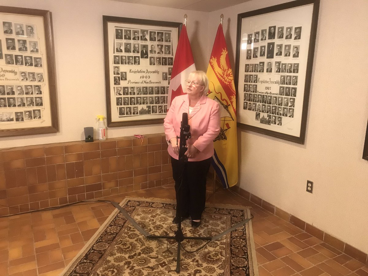 Laura Brown tweet media