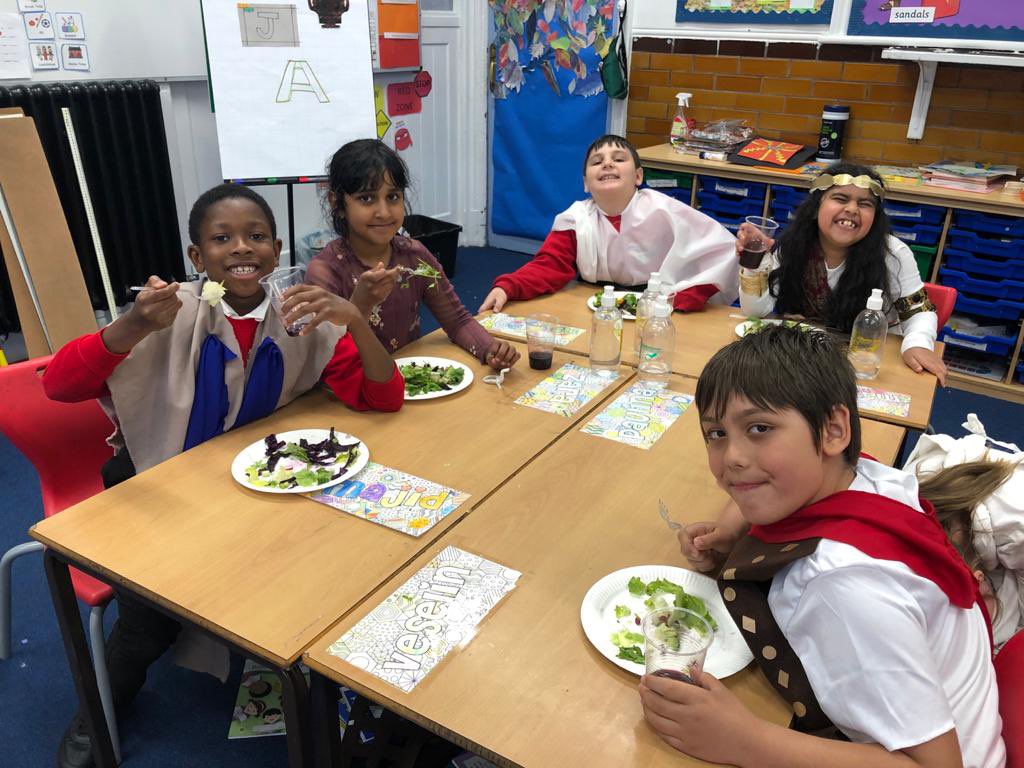 missiongrove1's tweet photo. A Roman feast @HHistories #RomanReigns #screenfreeday https://t.co/8dmumDndjI