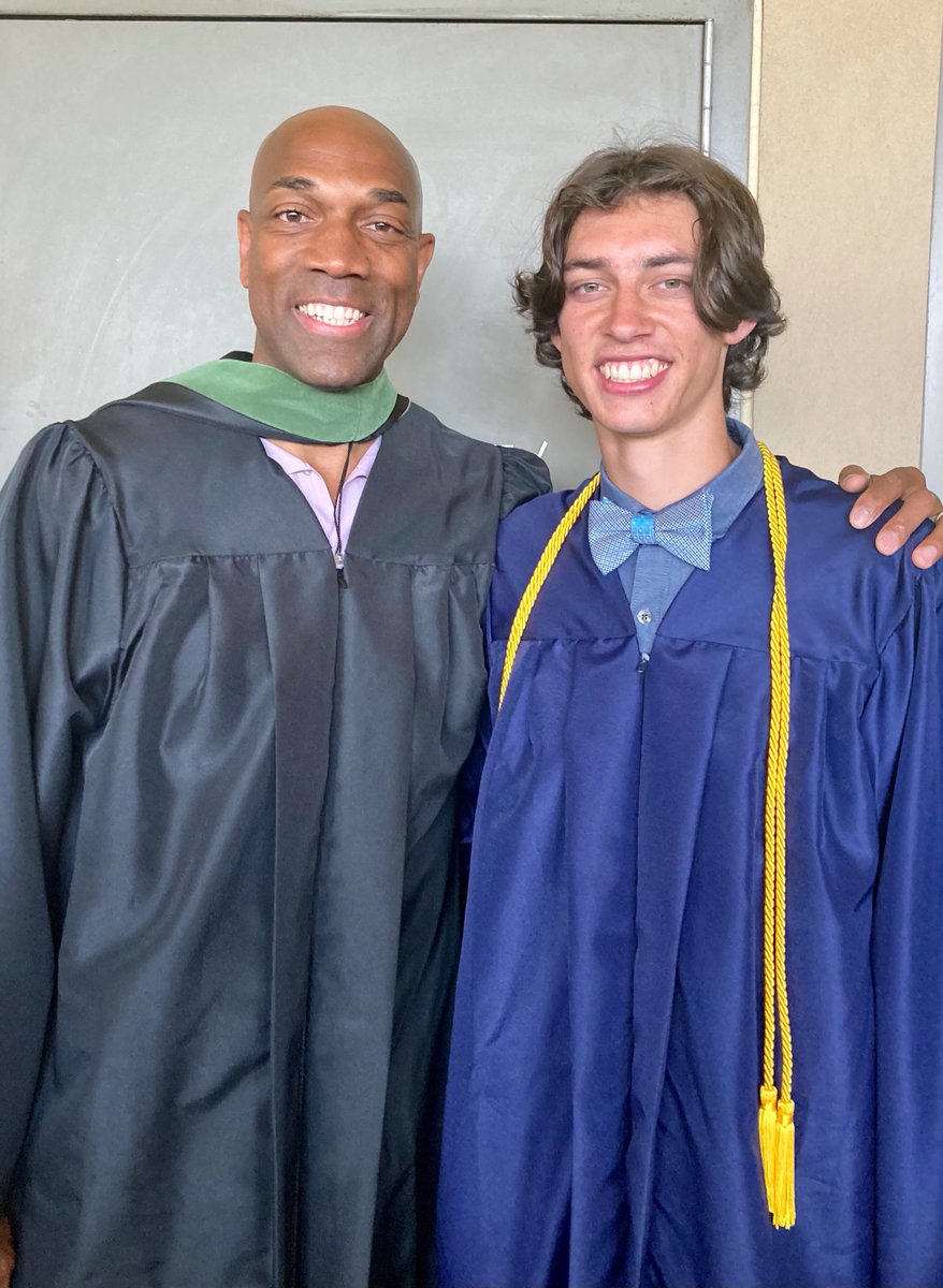 CoachJohnson12's tweet photo. Best wishes to our graduate, Holden Perry! Much respect for work ethic and team-first approach. Major contributor to our basketball team, STATE CHAMPION 4x4 400 relay, runner-up 4x4 800 relay, 3rd place in 400 meters..... an IMPACT student-athlete!! 👍🏾❤️ https://t.co/q9BZLPamGv