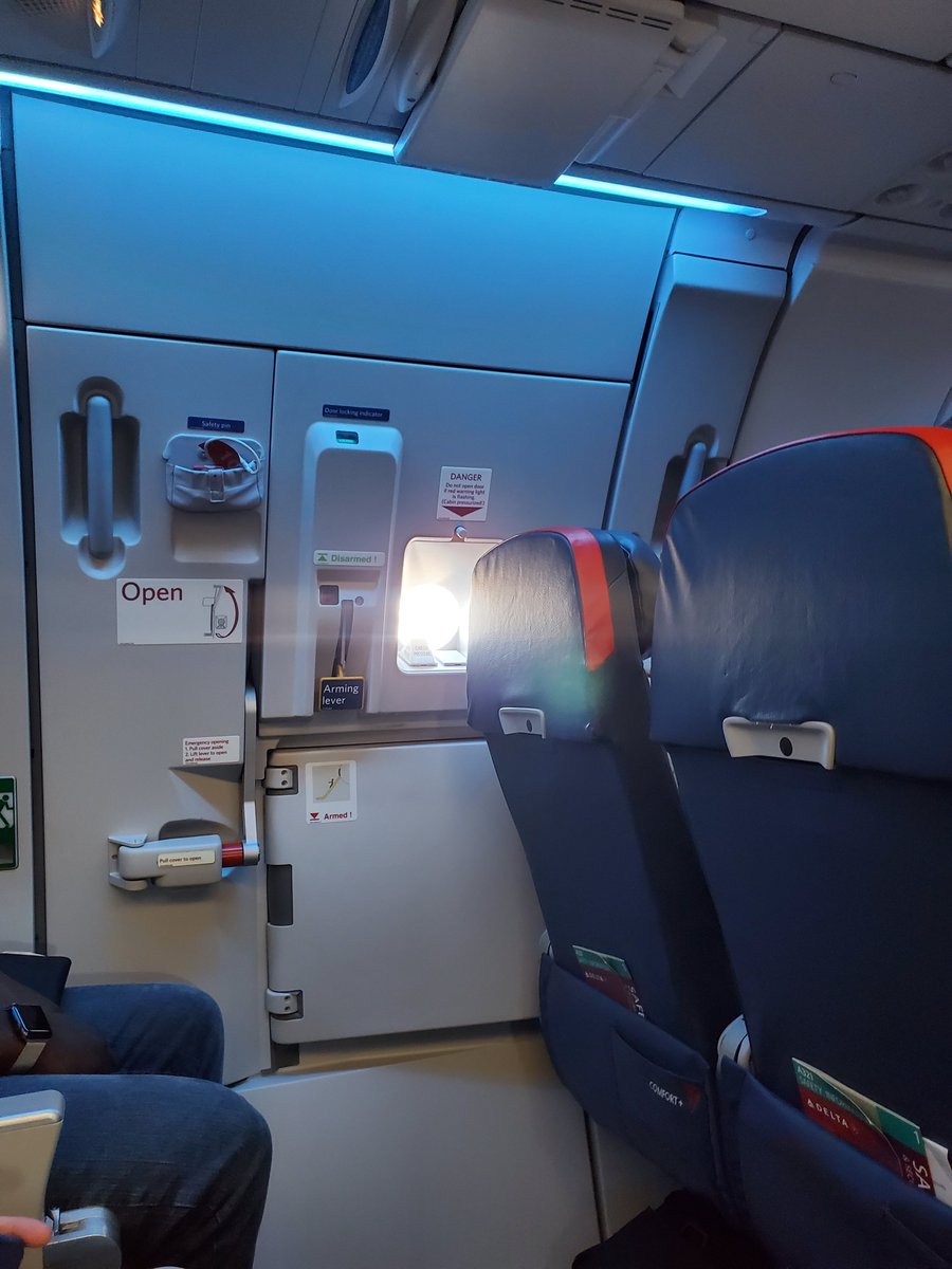TheDailyDena's tweet photo. @SenJohnThune, in a test where everyone knows there is going to be a disaster, there is no baggage, and no one is injured or crying, people can exit this plane.  In real life, that seat is blocking 1/4 of the exit!  Why?  Do better @Delta, @FAASafetyBrief https://t.co/dVm01pvrKE