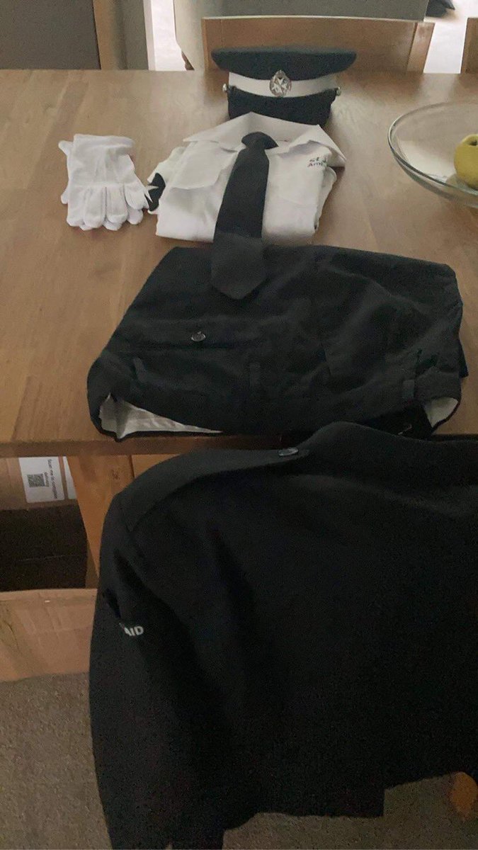 Leo Daubeney tweet media