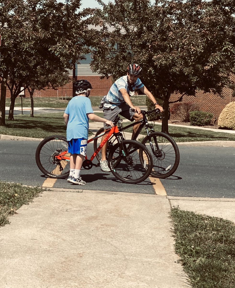 MASHPhysEd's tweet image. Bike lessons 🚴🏻  with Mr. W.