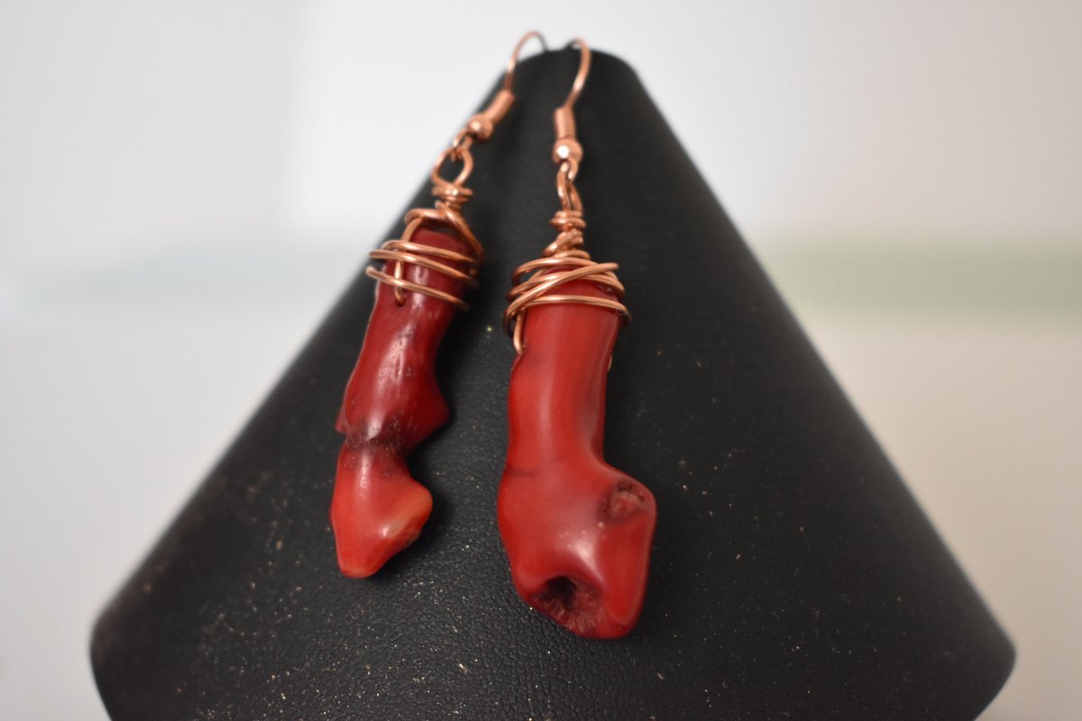 Aprildaze003's tweet photo. new to my #etsy shop: Large Red Bamboo Coral Spike Earrings https://t.co/8dflO4jW3a #red #copper#maidenmetalshop https://t.co/AXf0rT4UFV