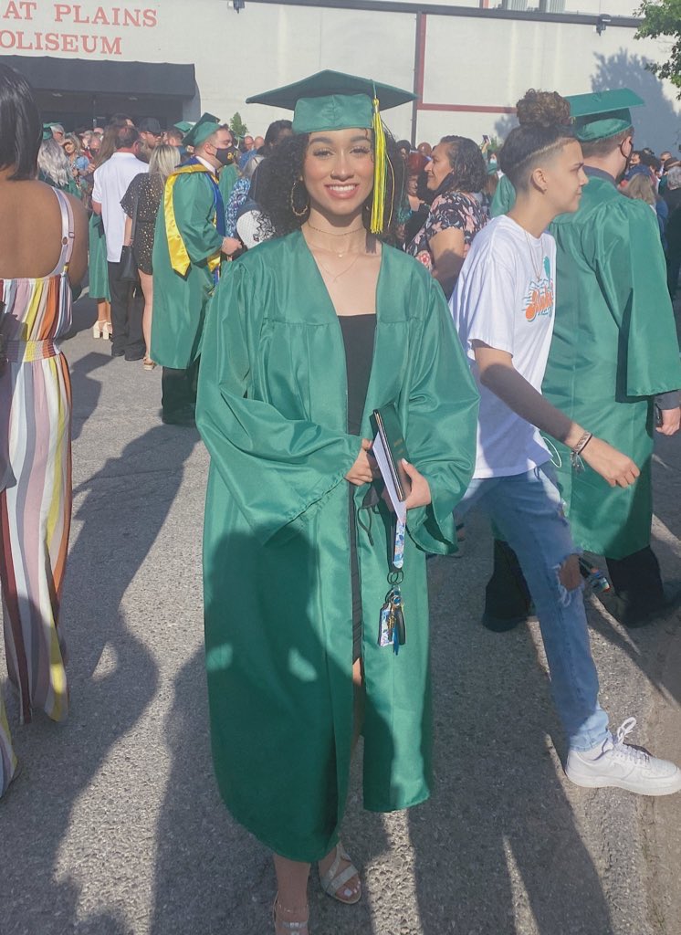 JIGGUKSCAFE's tweet photo. graduated yesterday 💗🥺🦋 https://t.co/tg0h3YLObC