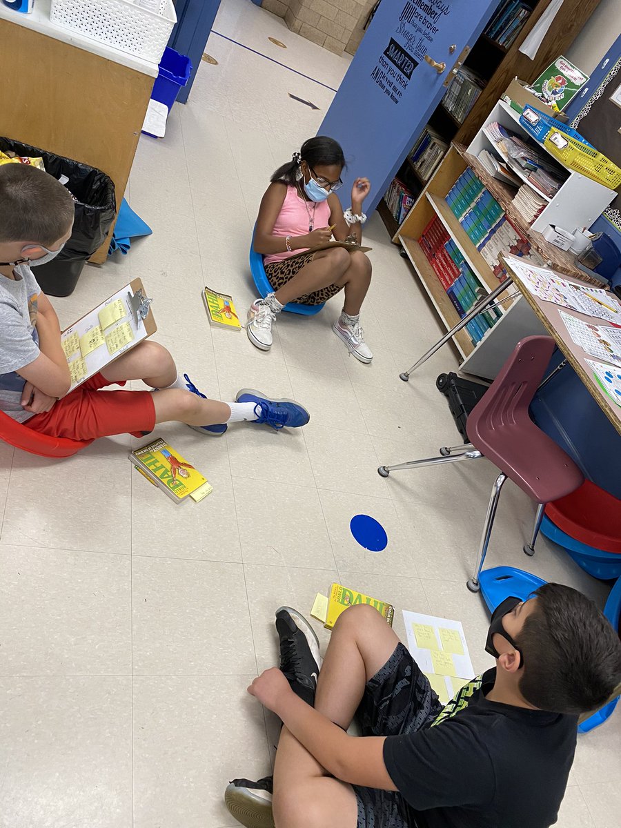 Stephanie Moore tweet media