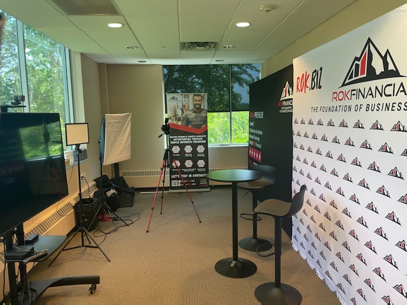 JTW_ROKFounder's tweet photo. ๐ก ๐ฅ ๐ฌ - lets ROK! โฃ
โฃ
What do you think of our new studio @ROKFInancialLLC?
Here's too many great webinars, interviews, and team pictures that will be shot here! โฃ
Any takers on who want to do a webinar or interview here? ๐
#BehindTheScenes #ROKStudio #OurStudio https://t.co/GmUmCkJYLr