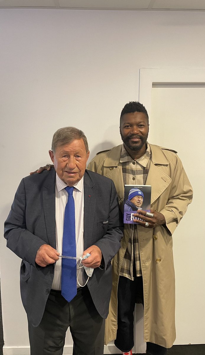 DjibrilCisse's tweet photo. Toujours un moment d émotion
Avec ce grand Mr
Mr guy roux 😍😍😍
Hâte de lire ce livre 
@TalentEditions https://t.co/EfGElmidyf