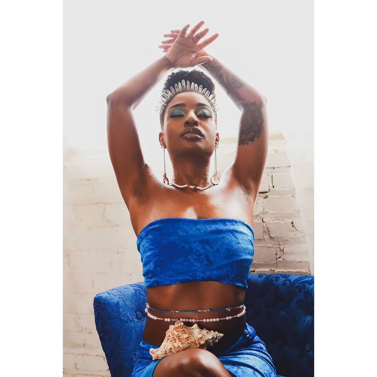 MicahtThompson's tweet photo. Goddess Photoshoot Part 4
Model: Karltonae F Simpkins
#thekccreatives #kcphotonetwork #photooftheday #kcmodel #kcconnection #kcphotographer #goddess #melanin #blackisbeautiful #blackbeauty #ourportraitdays #Blackisbeautiful #queen #Melaninqueen https://t.co/EkLpk0qqzi