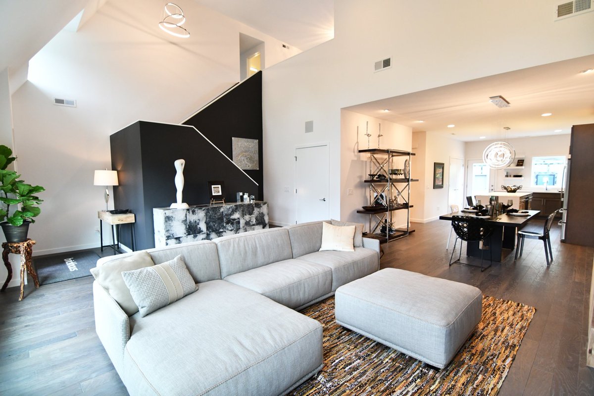 BrickhausLiving's tweet photo. Happy #FutureHomeFriday! The luxury residences of Twenty Four Hundred feature unique interior design finishes. First floor master suites and exceptional floor plans allow for the ultimate in convenience and livability.

Schedule a private tour today: https://t.co/dV7jdMlPeh https://t.co/UbGGIdL0Yn