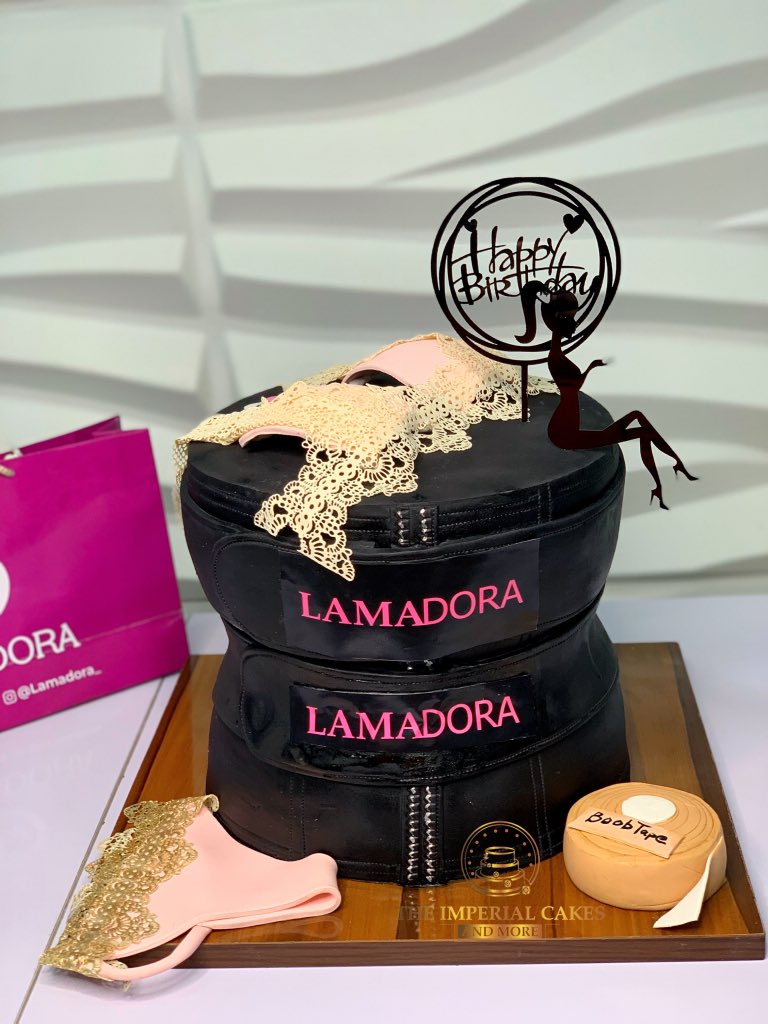 theimperialcake's tweet photo. The waist trainer Caķe ! Yes all edible, the bikini is sugar too 🥰🥰🥰🥰 #cakes #craftcakes #bestcakesinabeokuta #bracakes #cakesinogun #probaker https://t.co/o3tYLtkFDh