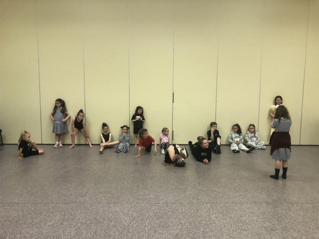 Spot the difference is one of our fave drama games at MJ, the kids get creative with shapes. What’s your fave childhood game @KayleLCla24 <a href="/NGCAlliance/">Norris Green Community Alliance</a> <a href="/NGPFriends/">Friends of Norris Green Park</a> <a href="/LizGillies/">Elizabeth Gillies</a> <a href="/MatildaMusical/">Matilda The Musical</a> <a href="/allwomengirls/">Global Women and Girls' Heart Dance</a> <a href="/CobaltHousing/">Cobalt Housing</a>. I am so glad we are back at <a href="/EllergreenComm1/">Ellergreen Community Centre</a> #ilovemyjob