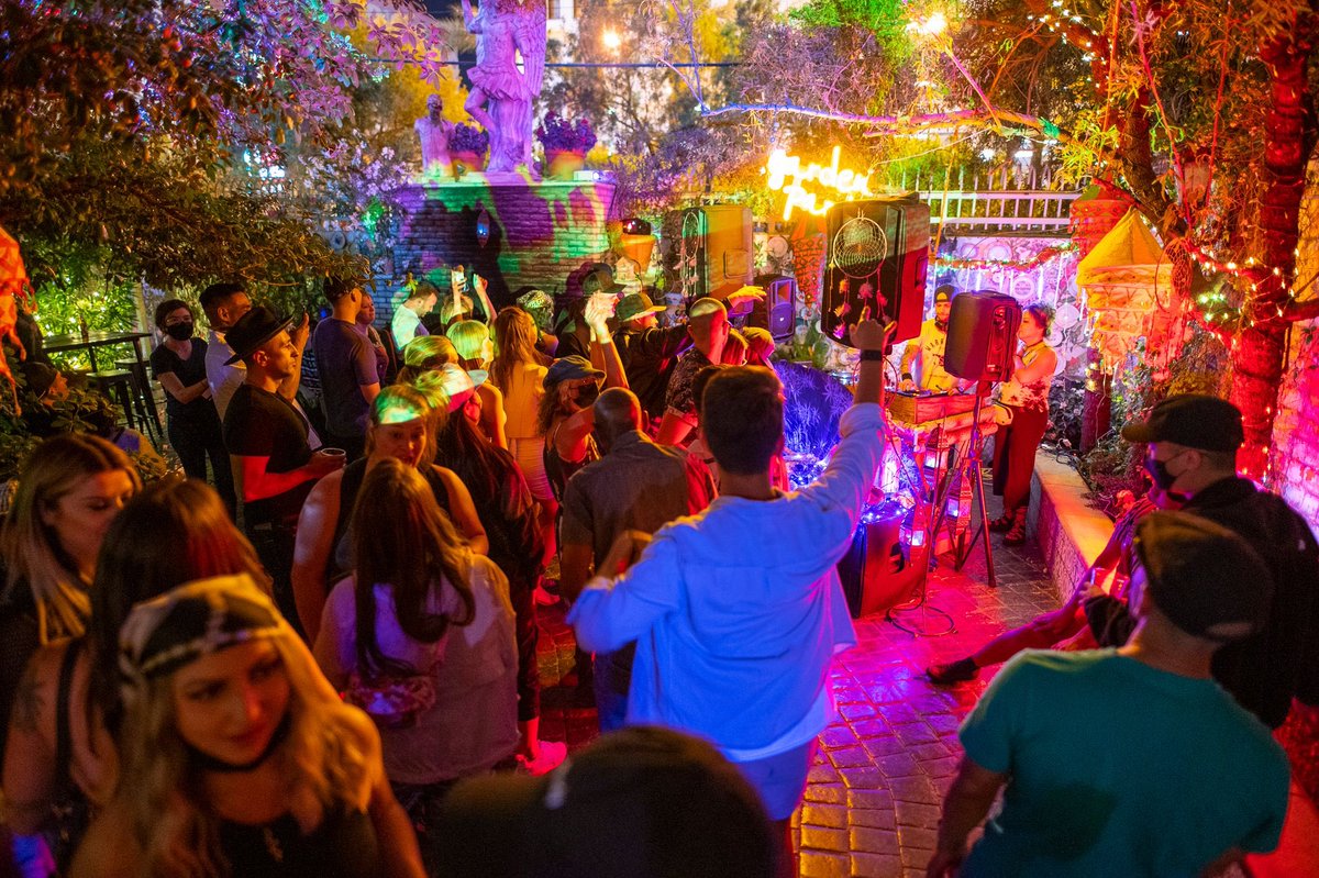 The weekend is here...

Friday - <a href="/CitySoundsRadi0/">City Sounds Radio</a> 
Saturday - <a href="/SoulStateLV/">Soul State</a> 
Sunday - <a href="/subtlesol/">subtle_sol</a>

Come dance with us in the GARDEN at <a href="/parkonfremont/">Park On Fremont</a> !

📸: <a href="/BrightLightDA/">BrightLightDA</a>