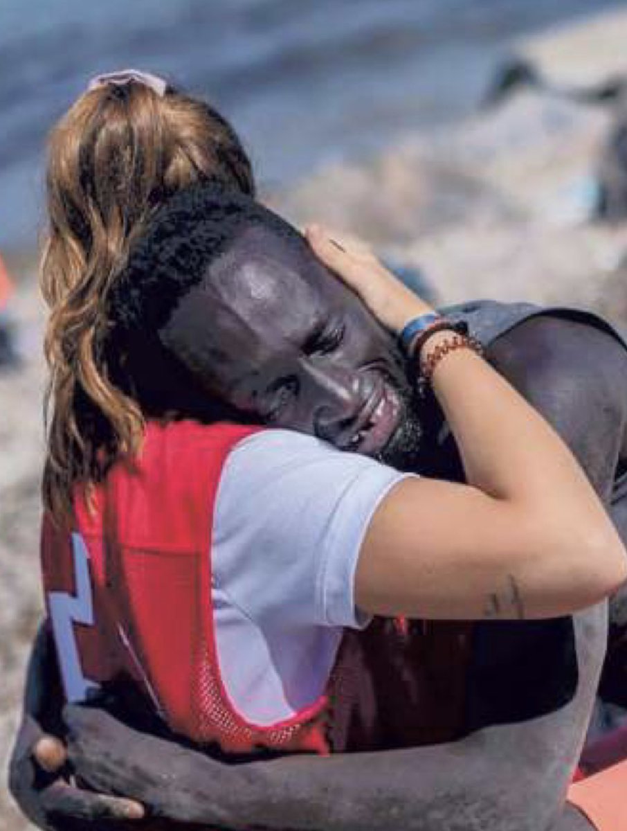 Grazie Luna Reyes. Per questo abbraccio.