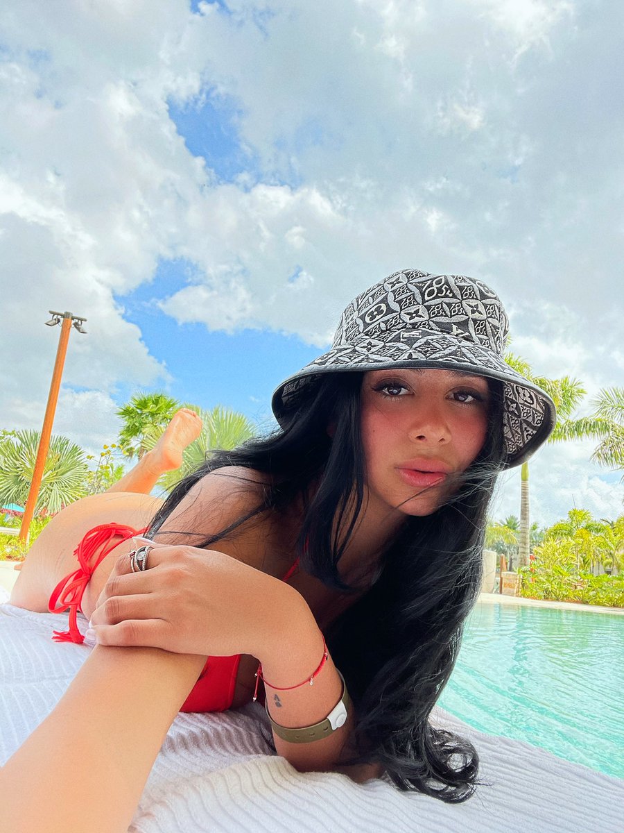 Reina Cosmo on X: Leave them on read t.colBuUUULxiy  X