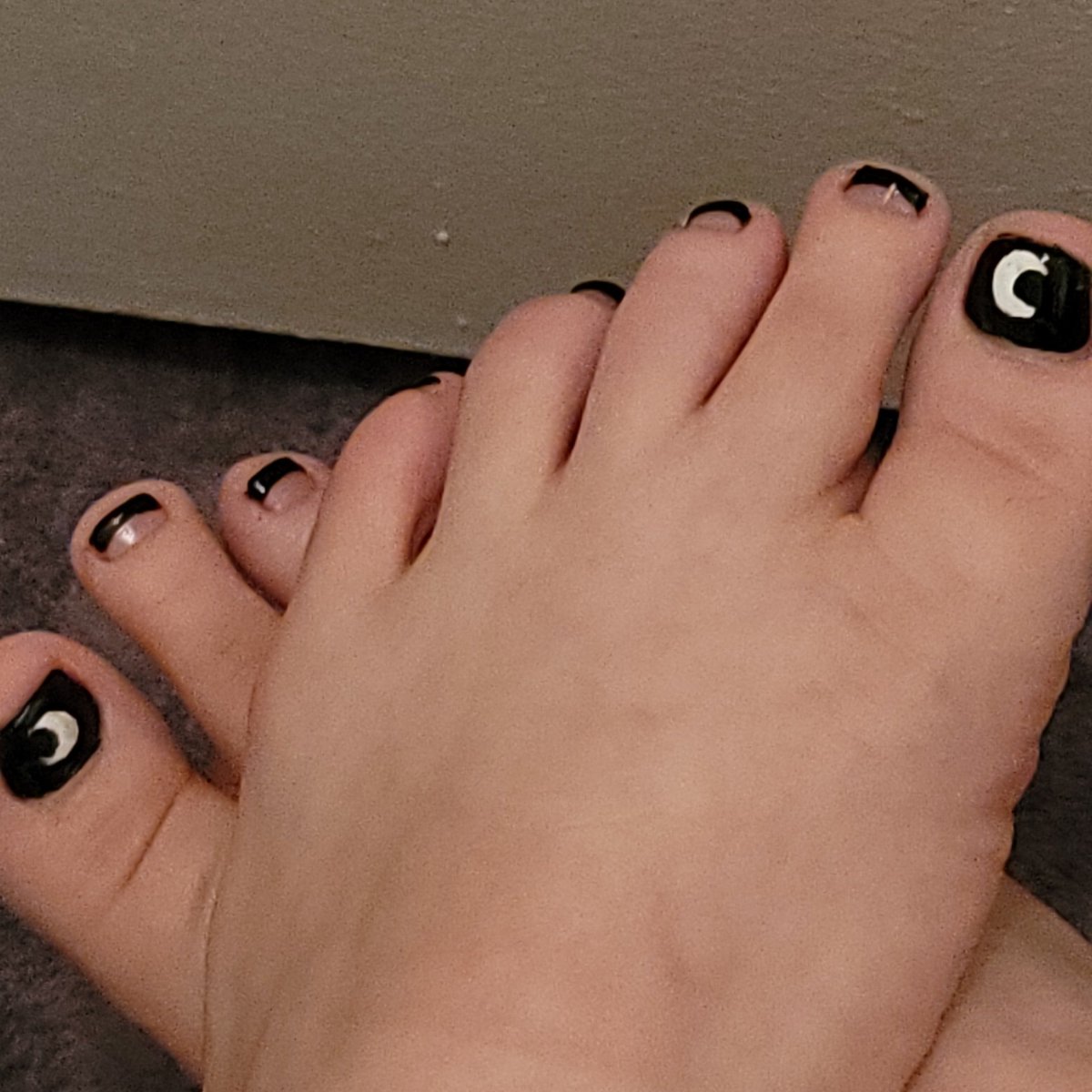 SMoonae's tweet photo. @slave_to_findom https://t.co/4jlF5qtnYT