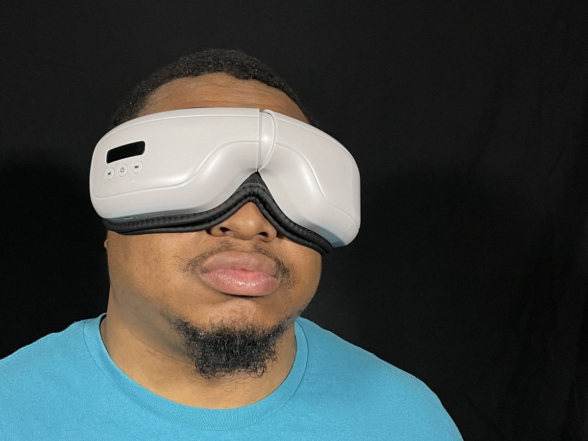 TheEveryManTEch's tweet photo. The stuff you find on @amazon 😂, this is an eye massager that actually does work. Reduces eye strain and etc…
#amazon #wearabletech #eyemassager #randomtech #eyewear #massager #relax https://t.co/rtb4PygqpY