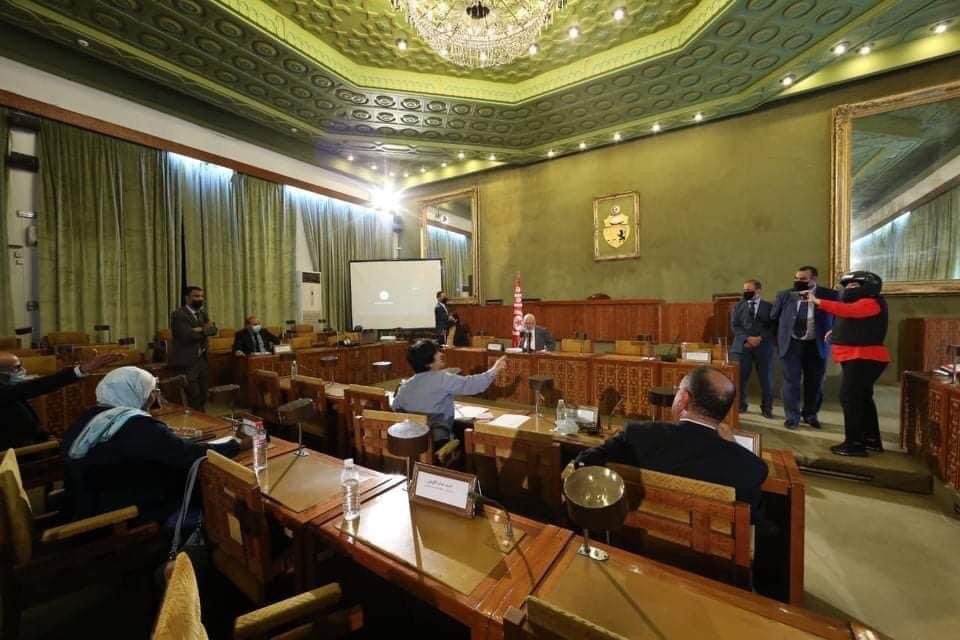 AbdAloui2's tweet image. مصادقة كتل النهضة والائتلاف والديموقراطية والوطنية وقلب تونس على تسريع النظر في قانون تجريم التطبيع، في مقابل امتناع الزغراطة جارية محور التطبيع وغياب كتل الإصلاح وتحيا.
يتبع... ⬇️⬇️