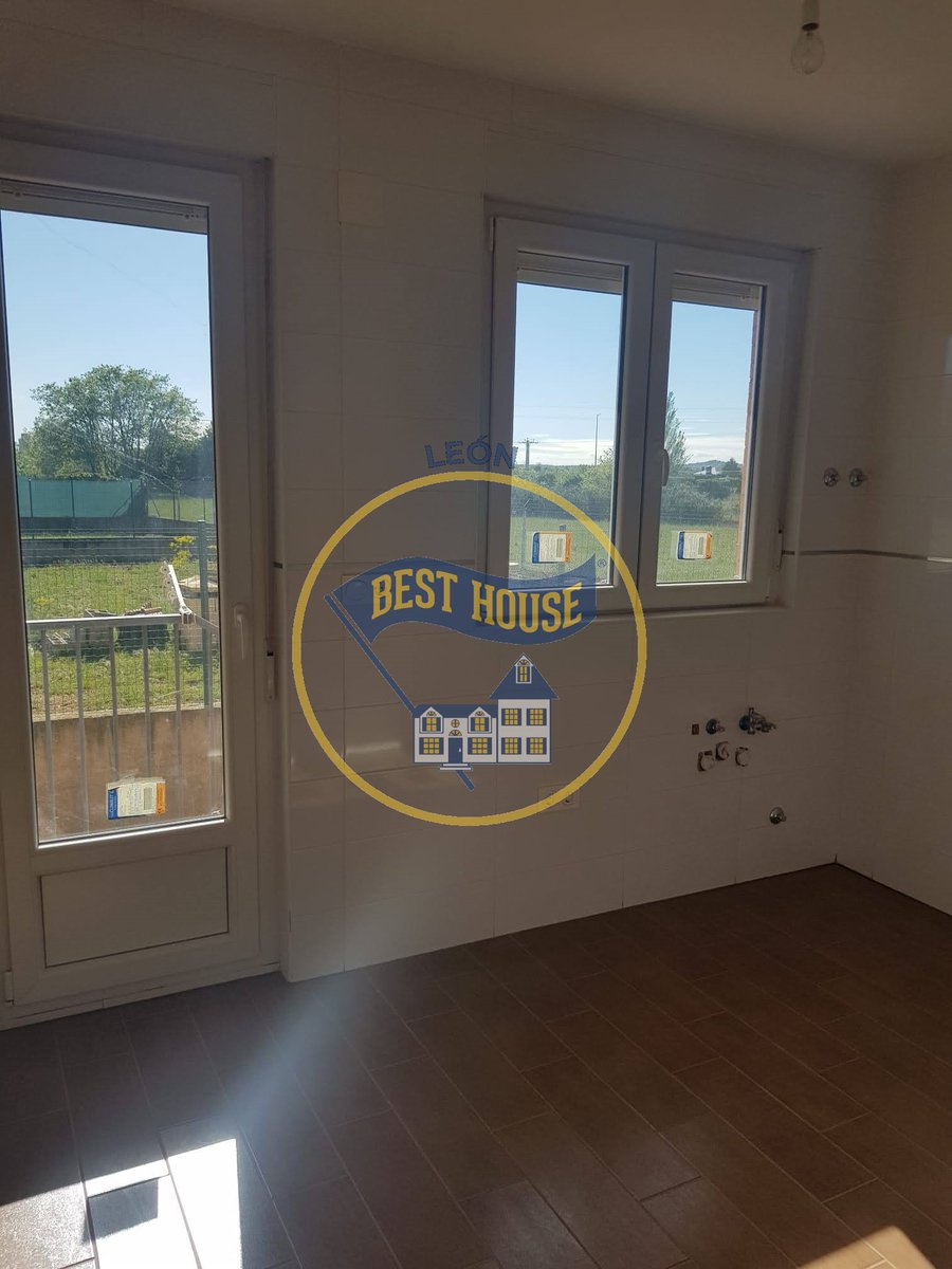 BestHouseLeon's tweet photo. En @BestHouseLeon os deseamos un estupendo #findesemana y os enseñamos estos bonitos adosados de OBRA NUEVA que vendemos Arroyo del Truébano por tan solo 102.000€
Para visitas e información:
☎️ 987 84 94 94
📲 Referencia 467157
#besthouse #leonesp #Comprachalet #vendechalet https://t.co/8m8tWGK5W7