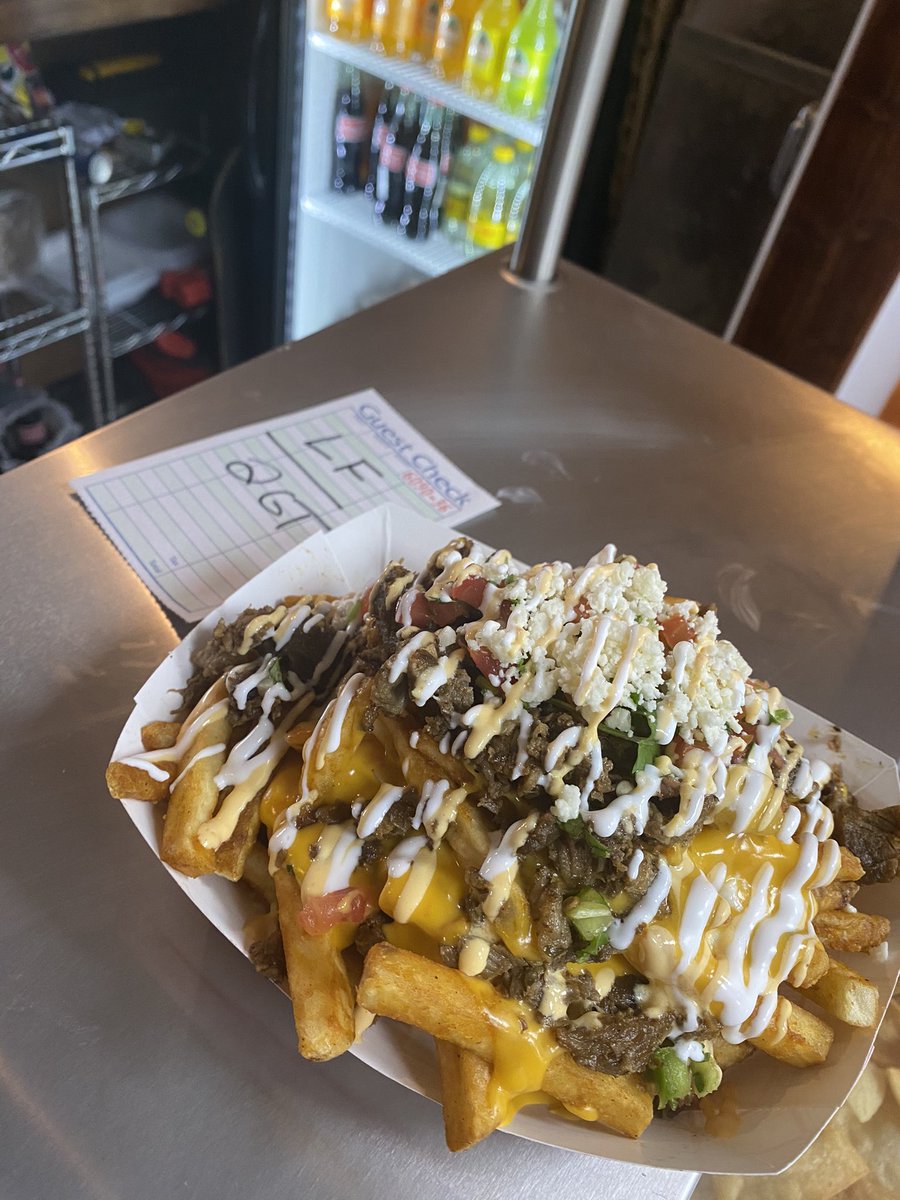 #itsfriday 🥳 we are open 11-9. #locozfries🔥🔥🔥💯👌🏽💪🏽😎🇲🇽🇲🇽🇲🇽🇲🇽🇲🇽 #locoztacoz #mexicanfood #chingon #stl #stlfood #stlfaces