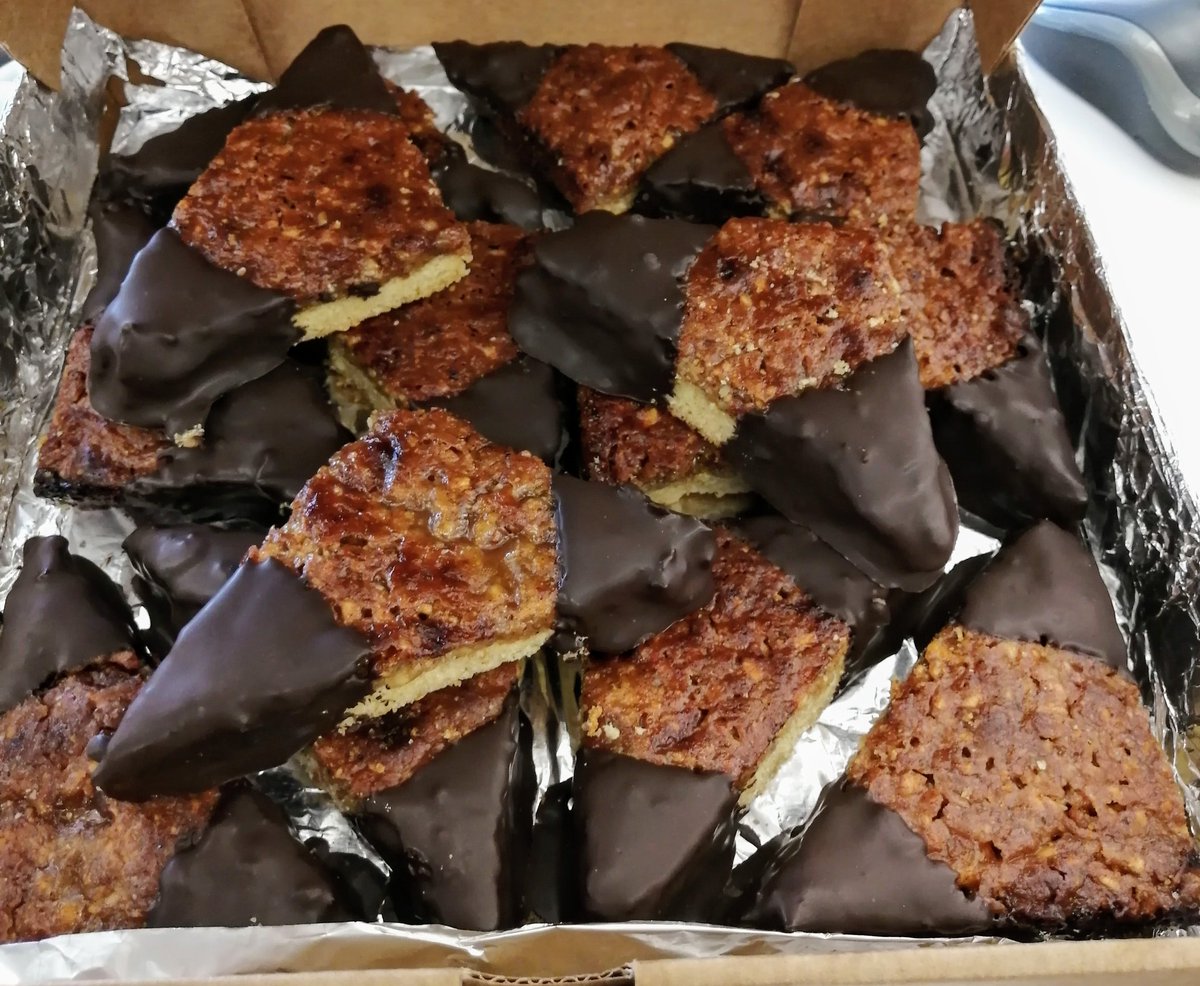 LisaK34454969's tweet photo. Some "Nussecken" like my gran and my ma used to make them. 🥰🤤🤤 #TwitterForGood #twitterforgoodday #throwbackcake https://t.co/s9mT5US3Um