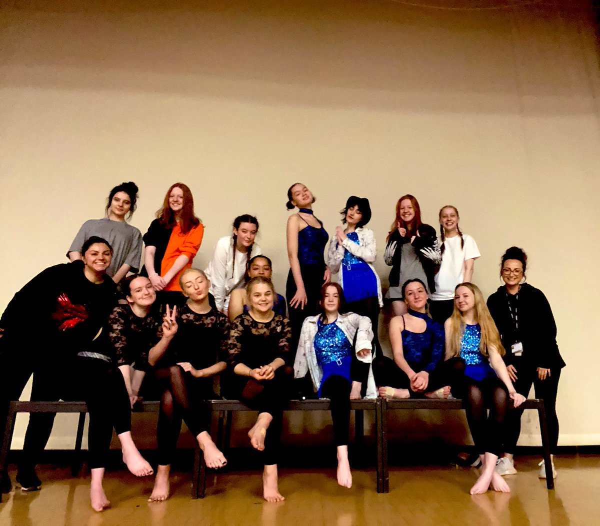 So today the wonderful @TeamMoreton_11 dancers performed for the very last time on our Moreton Stage! We may not have had an audience but it did not stop them delivering some amazing performances! Well done Girls!! <a href="/mrshevansasl/">Mrs H Evans</a> and <a href="/AldersleyDANCE/">Mrs S Bird</a> are so proud! 👏🏻🎉🤩