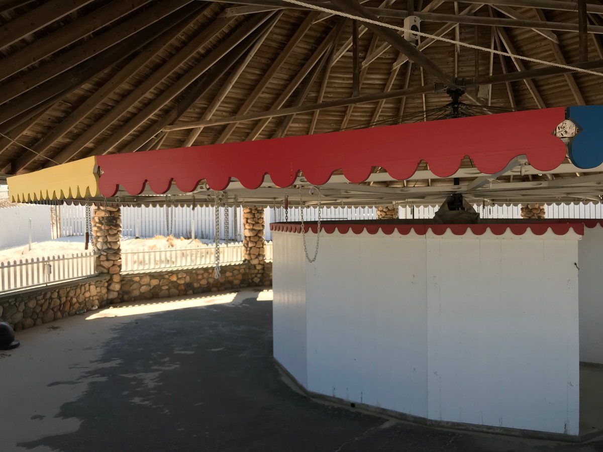 Randall_Realtor's tweet photo. You know summer is coming when they are putting the horses back on the carousel!
#CountdowntoSummer https://t.co/KM95LBY0G3