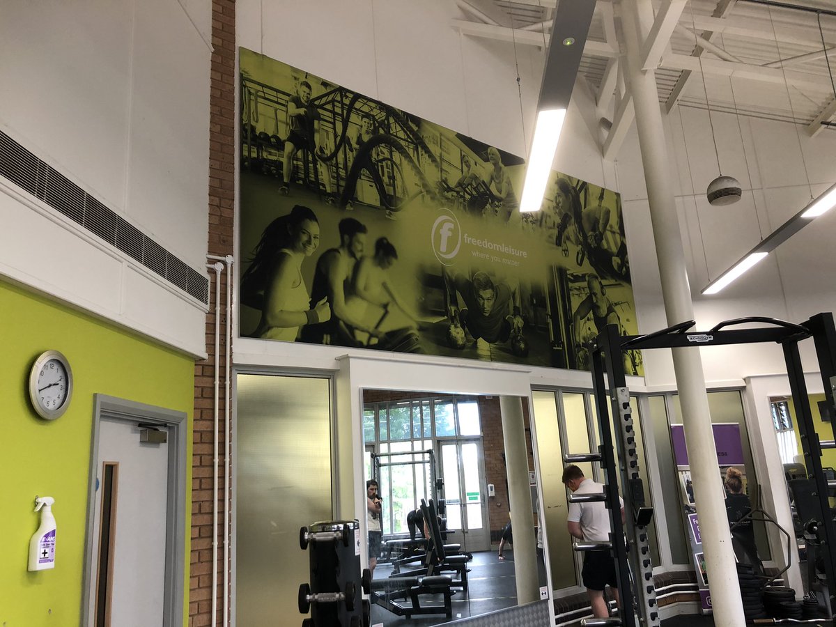 FlashLC's tweet image. Fresh new look for is here at The flash today 😍 Thank you @Sign_SolutionUK they look great 😊 #freshlook #newsigns #welshpool