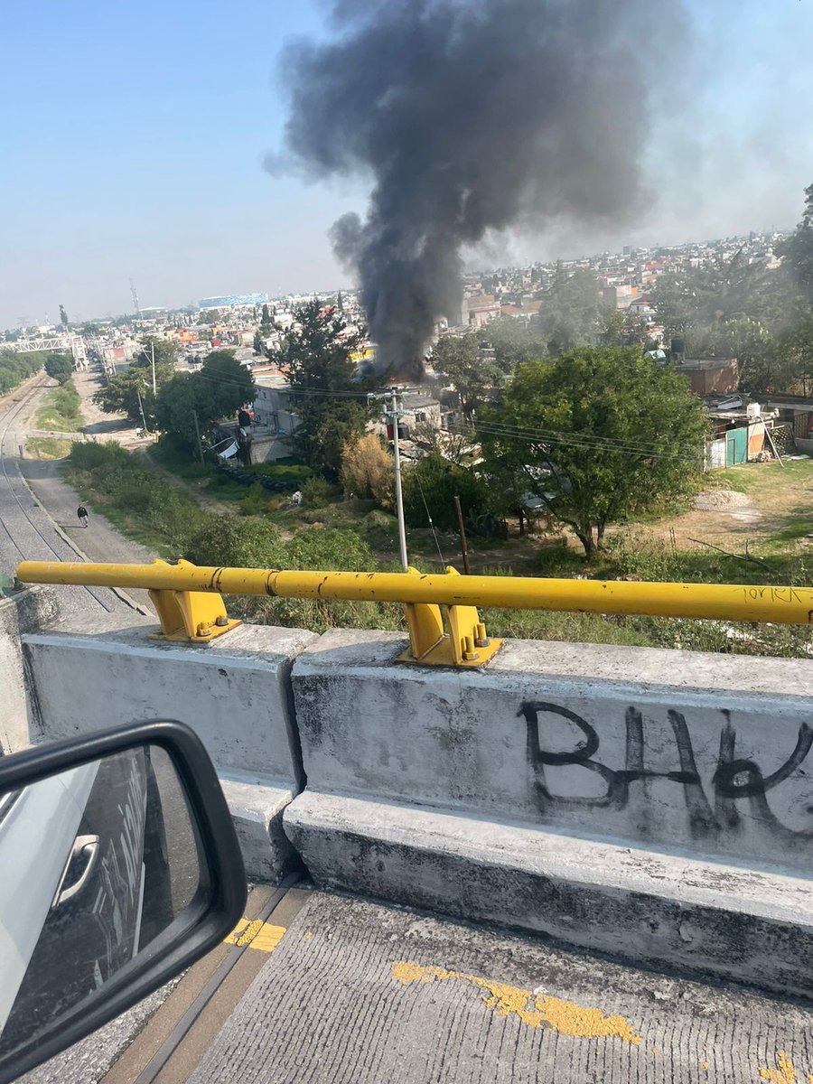 amjbpuebla's tweet photo. Elementos #VulcanosPC de @PCPueblaCapital realizaron labores para sofocar incendio de casa habitación en Calle 14 de febrero esquina Arboledas, Col. San Antonio Abad, #Puebla.
🔸No se reportaron lesionados, sólo daños materiales https://t.co/dVP1CXxt8o