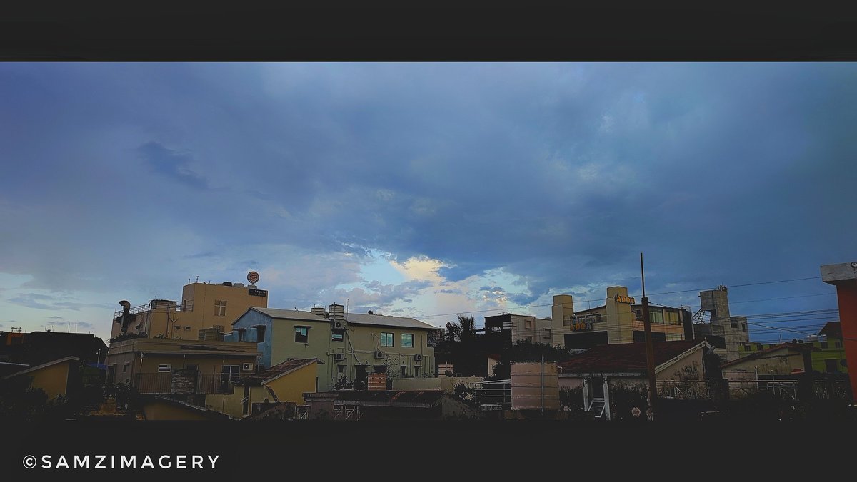 strytellrofpast's tweet photo. The storm and it's after math. The romance after rain, the smell in air is just notoriously you.
#SummerRain
#MidSummerlove 
#ShotByMi 11xPro https://t.co/YQIJNeFWbK