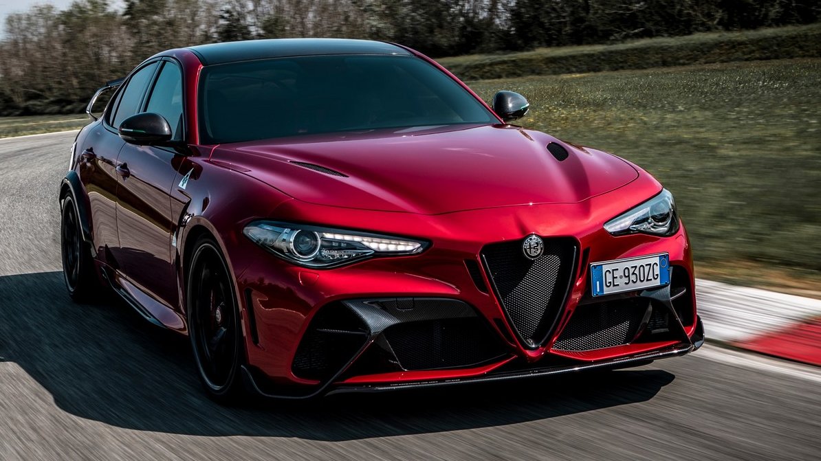 quattroruote's tweet image. Paolo Massai spreme i 540 CV della nuova #AlfaRomeo #Giulia #GTAm tra i cordoli della pista di Balocco: ecco il video completo --&amp;gt; bit.ly/3hLeq6G