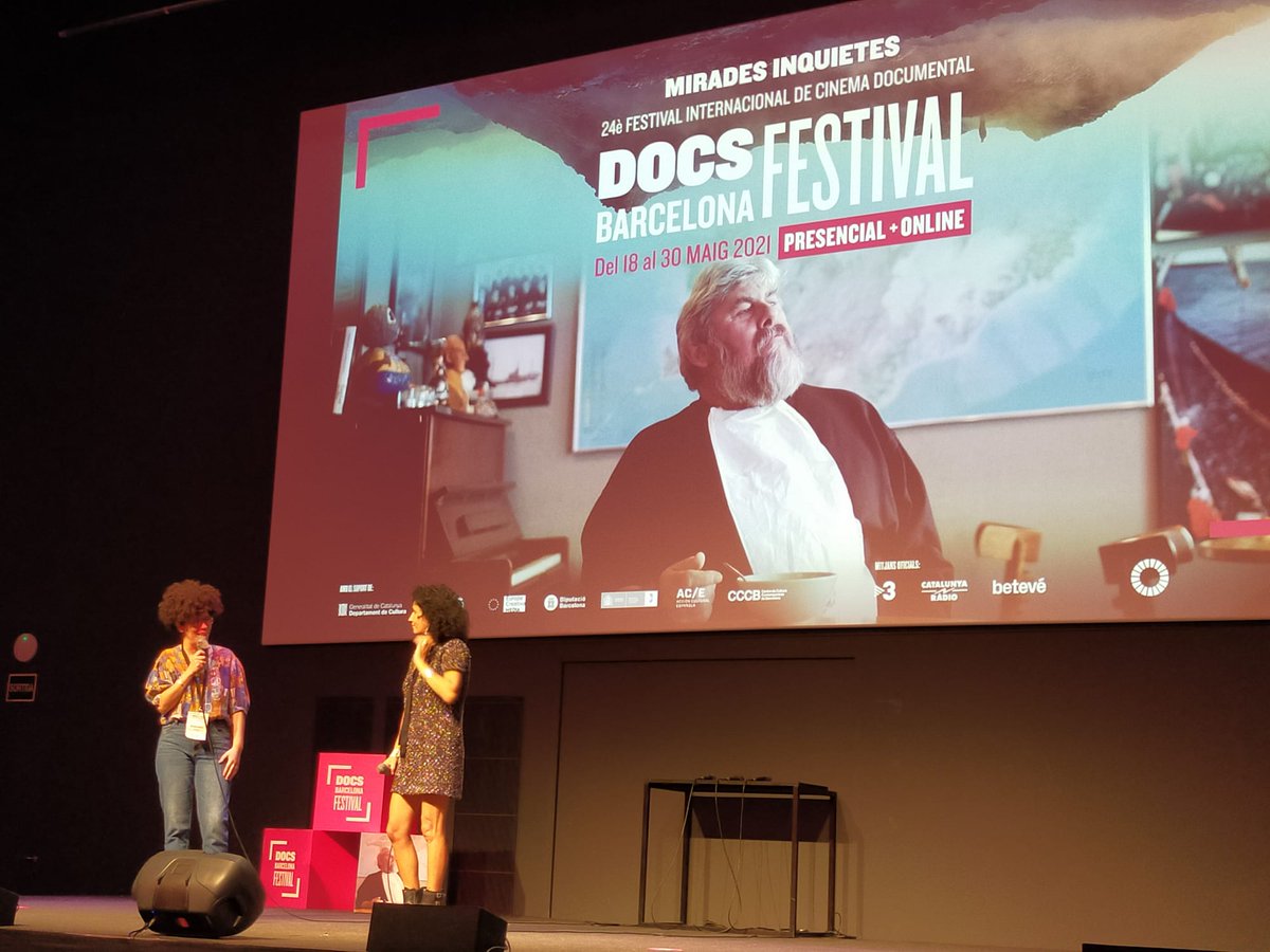 DocsBarcelona's tweet photo. 👩 @SalimaJK conversa amb #SamaherAlqadi directora d' #AsIWant la primera projecció d'aquesta tarda al @cececebe
La podeu recuperar a @Filmin fins el dia 30 de maig. Imperdible! https://t.co/SjflFxQJg0 https://t.co/mvuW6VHZMK