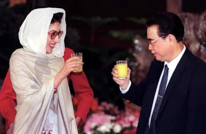RukhsarGaho2's tweet photo. We celebrate.#70yearsofPakChina friendship& look forward to building on the strong foundations laid by SZAB Shaheed Benazir Bhutto& Pres Zardari who all took relationship to new heights.we remain committed to our deep and everlasting ties with the people of China
@BBhuttoZardari https://t.co/VuazFzYYjV