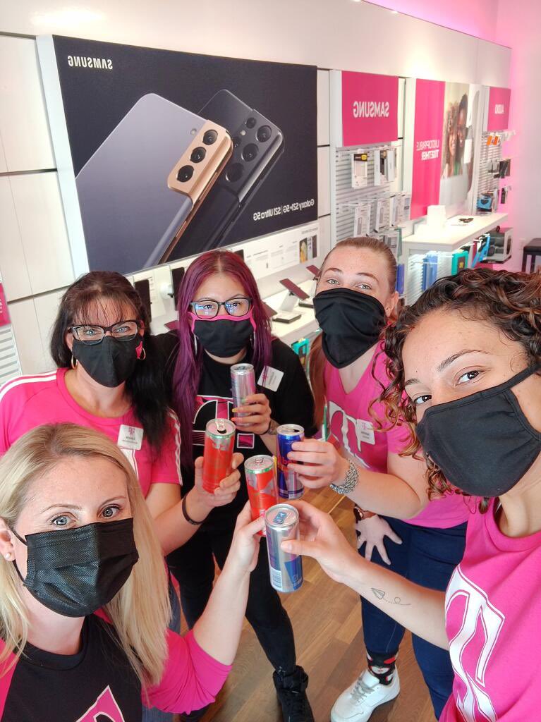 No where I would rather be on #DEALday than with these TCC ladies!! @MaTrenta619 @John_Dief <a href="/williamamora2/">Will Mora</a> ❤️