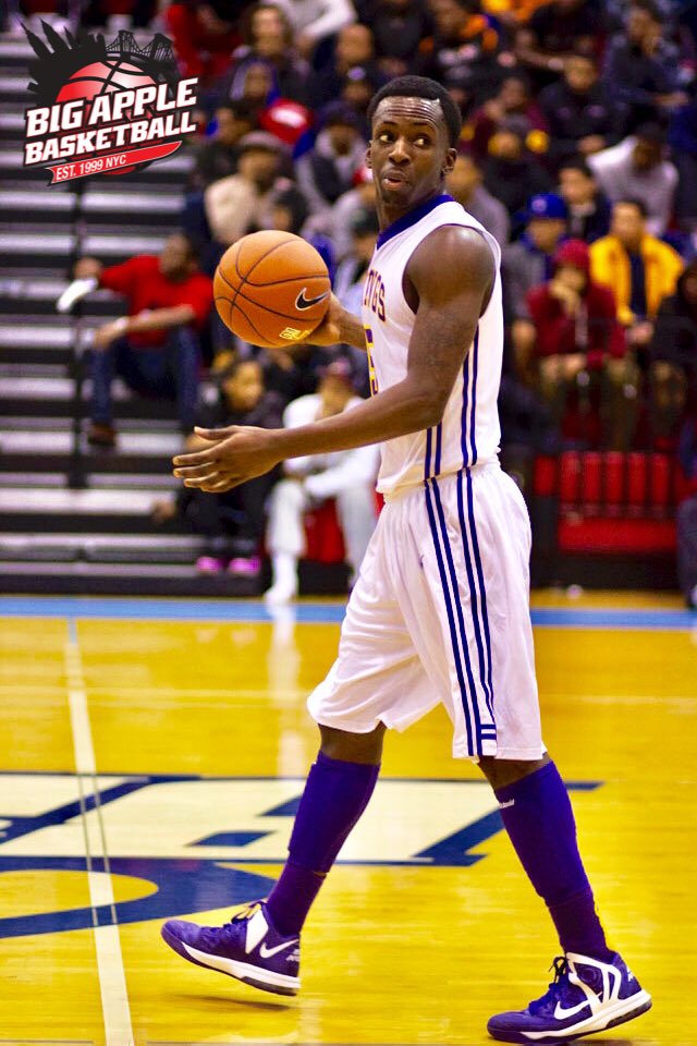 bigapplebball's tweet photo. TOUGH GUARD PLAY + a great big always makes for a 🔥 event! The 2013 Big Apple Basketball Invitational was lit. #NYC #GuardPlay #BigAppleBasketball #BringYourGsme #InGuardsWeTrust #LottaBuckets #Toughness #BABInvitational #FBF https://t.co/7ERQ4jorTd