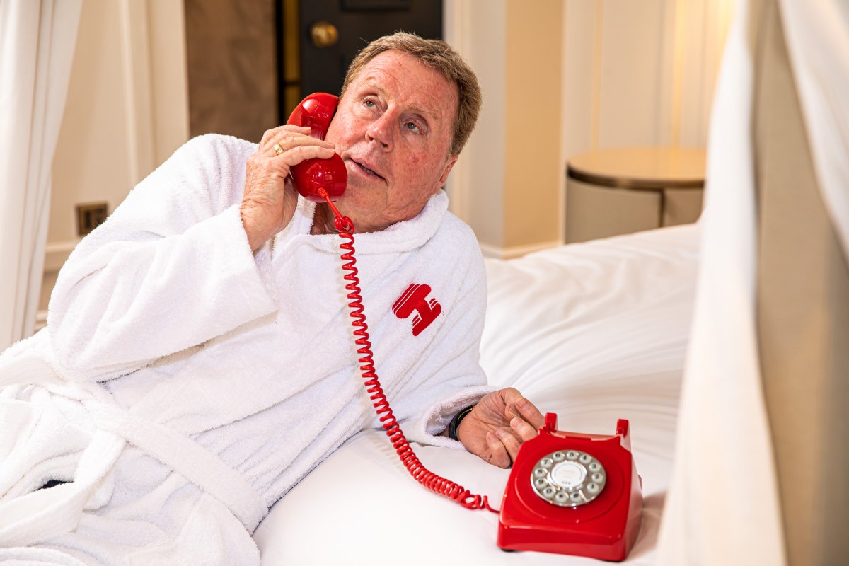 Hotels.com UK tweet media