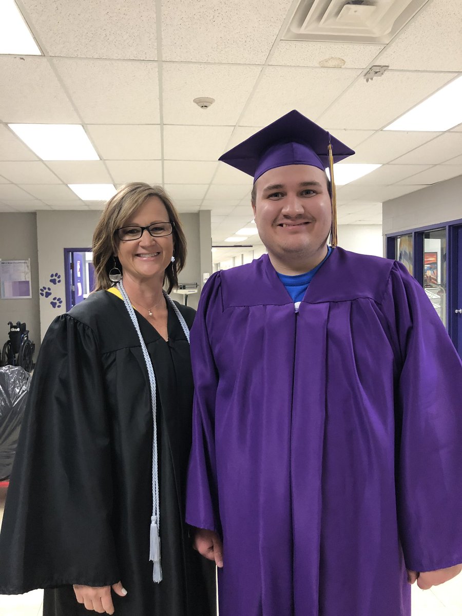 A big shoutout to Dustin, class of 2021 Wildcat from Mrs. McCord’s room- he enjoyed a celebration of his own today with faculty, staff, &amp; student body at LCHS <a href="/brianporter1717/">Brian Porter</a> <a href="/lchs_co2021/">LCHS Class of 2021</a>