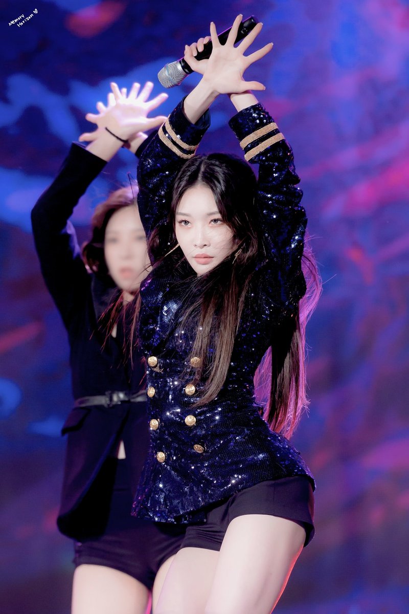 hourlychungha's tweet photo. #CHUNGHA #청하 @CHUNGHA_MNHent https://t.co/bpXkFUWgYp