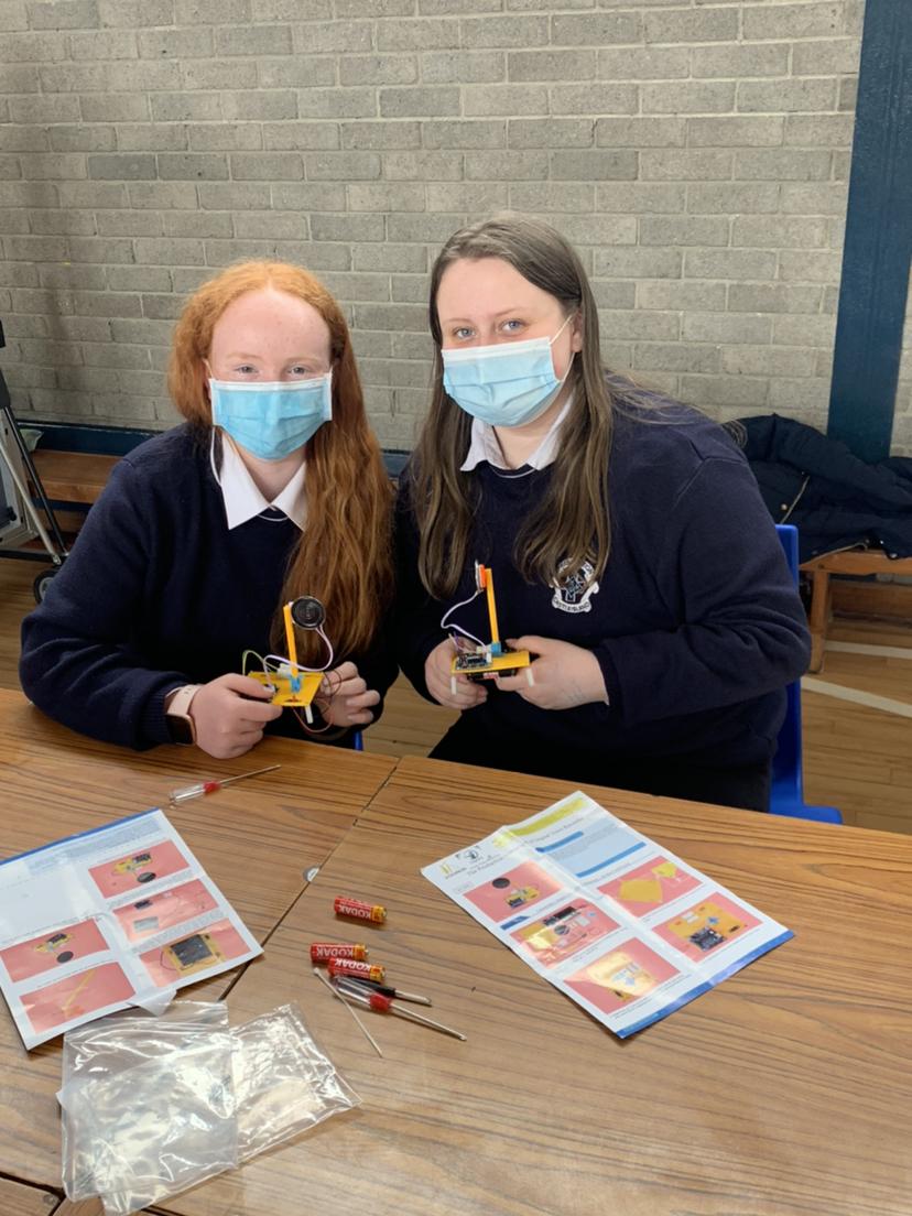 PresCisland's tweet photo. 1st year students took part in a #girlsinstem day yesterday. Students built robotics from @digiwiz and learned about the importance of insulation to protect an egg. @pdstsciences @pdst_techined #sefdigital #sefstem https://t.co/dAmtykGt5c