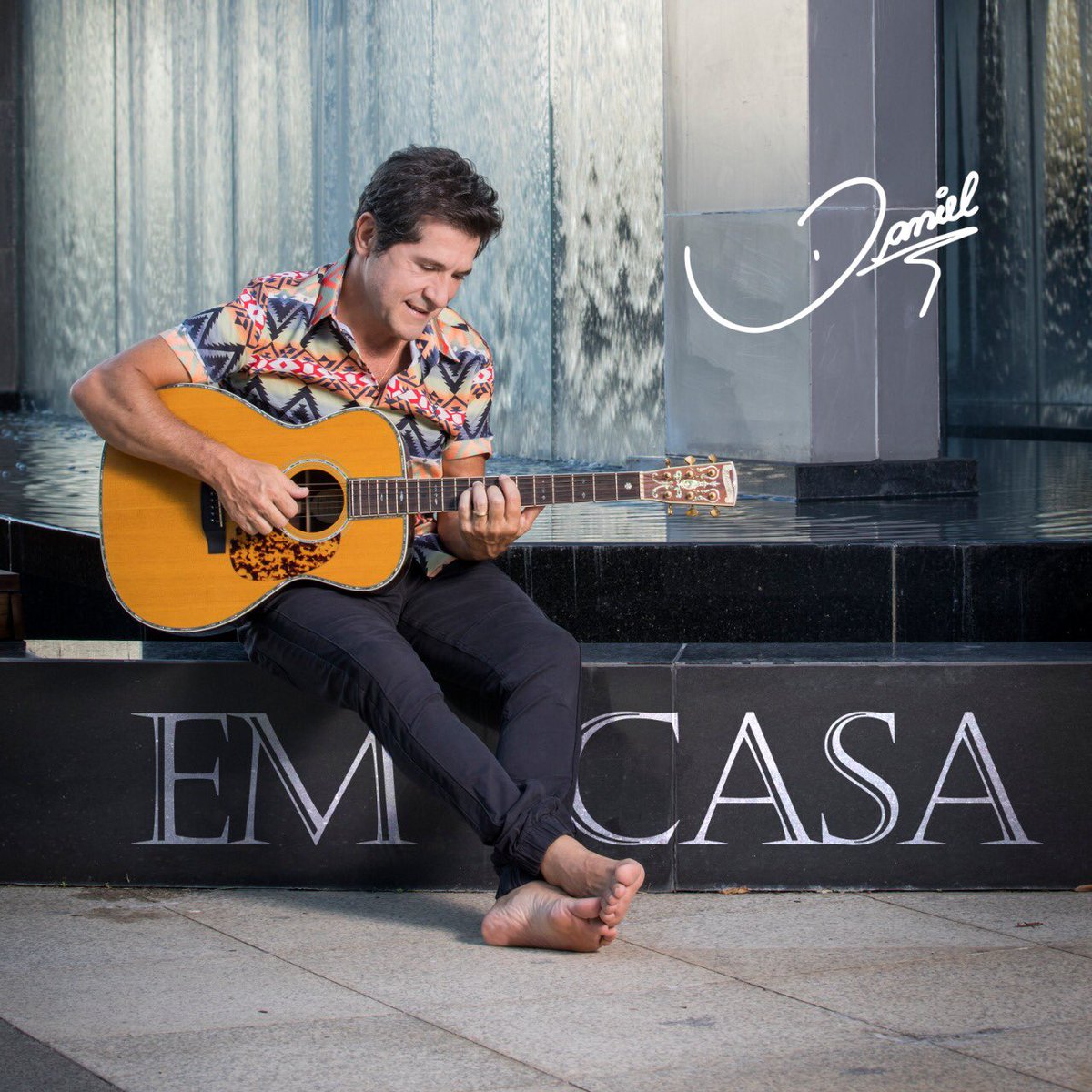 cantordaniel's tweet photo. Conta pra gente: Qual a sua faixa preferida? 🎶
🎬 https://t.co/WEi67L6kdU IMPORTANTE: Inscreva-se no canal / Ative o Sino de Notificações.
🎧 Ouça o álbum completo no seu APP de Música preferido: https://t.co/k1D0AABWNN
Lançamento: @ONErpmbr
#DanielEmCasa #ProduçãoDaniel https://t.co/9EIJrJeGqj