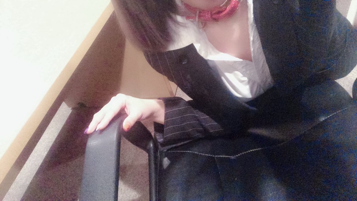 社畜って響きも首輪つけてたらいいかもね 
 #裏アカ女子  #首輪女子