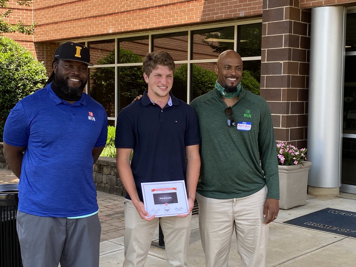 Congratulations to Evan Schwartz from ⁦@WHSWarriors⁩ who is the 2nd scholarship recipient of the Charlotte chapter of the ⁦@NFLPA⁩ Both winners from North and South Carolina come from ⁦@UCPSNC⁩!! ⁦@AGHoulihan⁩