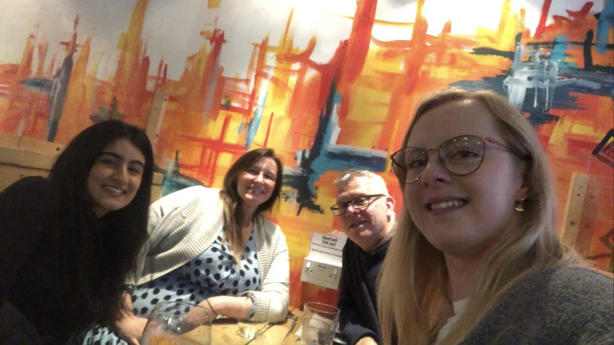 Happy Friday everyone! We’re at <a href="/BHZlincoln/">BeerHeadZ Lincoln</a> for drinks after work👏🏻 Missing some of our lovely team members but loving the beer 🍻