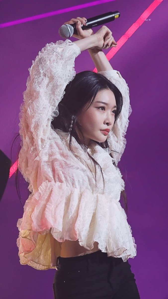 hourlychungha's tweet photo. #CHUNGHA #청하 @CHUNGHA_MNHent https://t.co/PMcLGaUez2