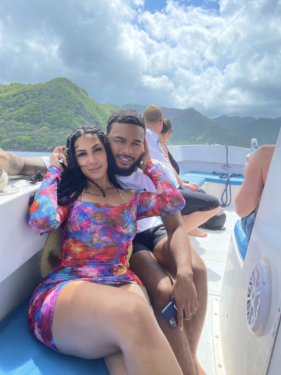queennaija's tweet photo. Alexa play “So into you” - Tamia ft. Fabulous https://t.co/28SbAVjAVS